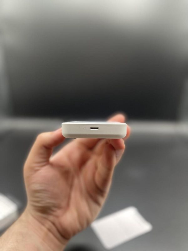 Magsafe Compatible 10,000mah Magnetic Wireless Power Bank –